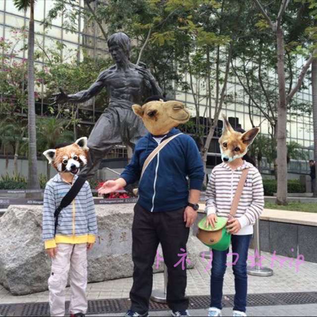 アヴェニューオブスターズのブルースリー銅像