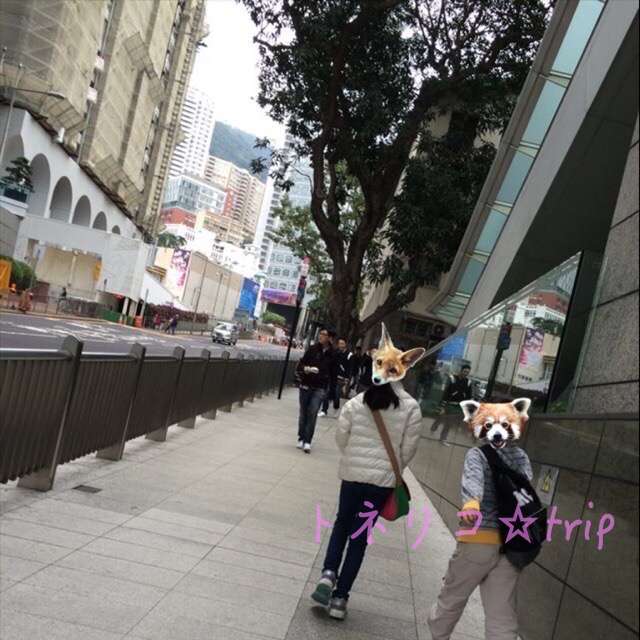 ピークトラム駅まで歩きます